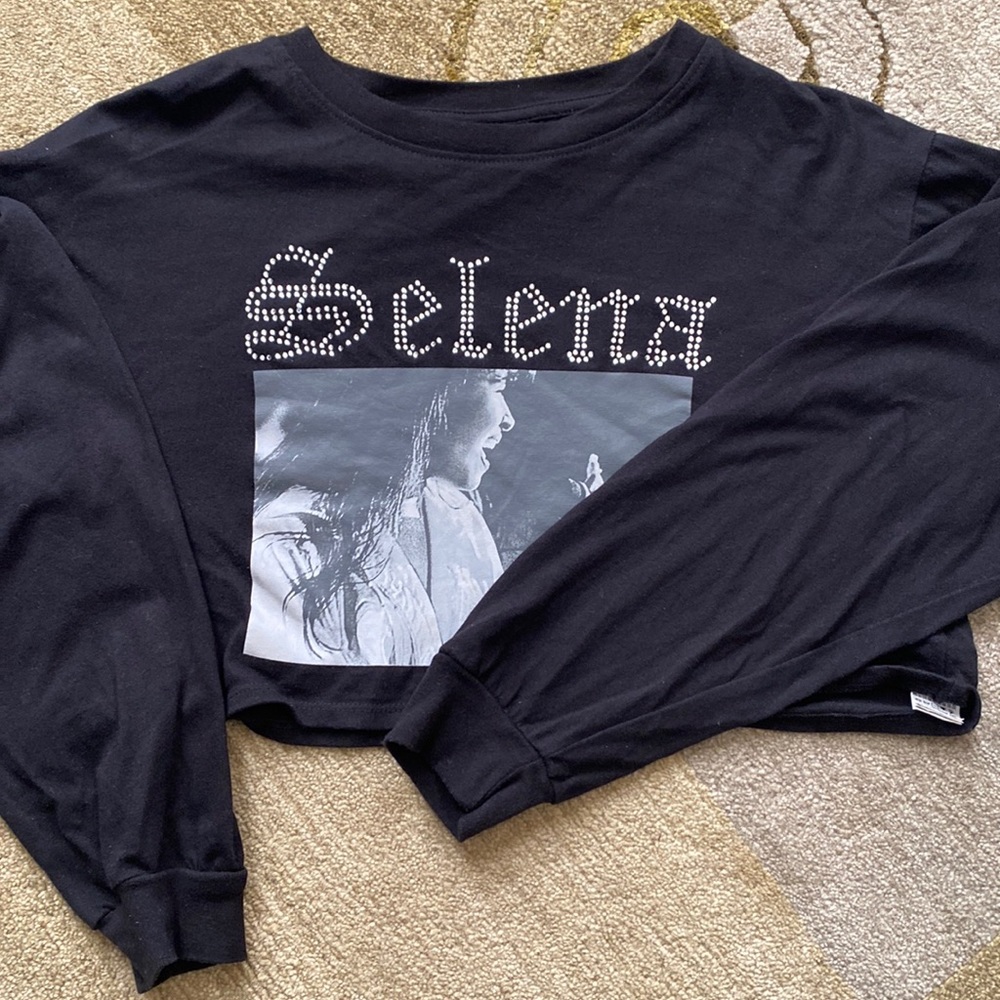 ~Official Selena Merchandise~ Black Long Sleeve Cropped Top